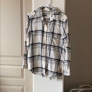 AE Oversized plaid button up shirt